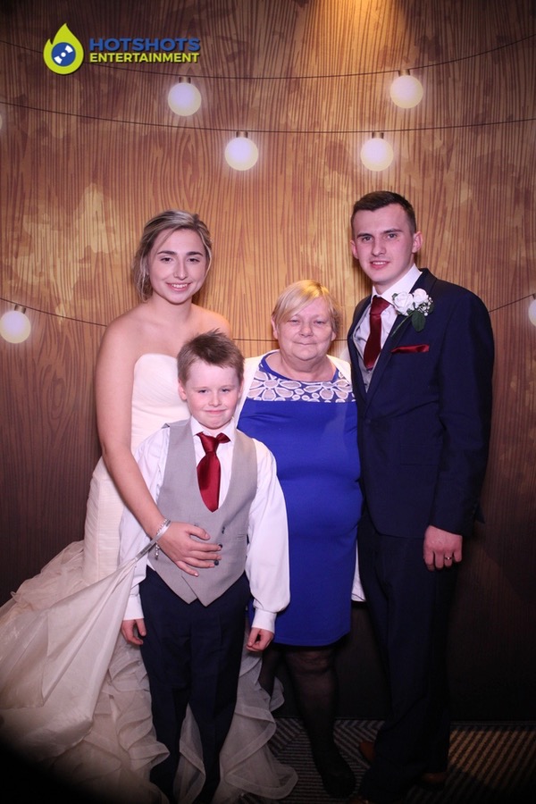 Photo booth hire fun with the magic mirror, Bride and Groom looking lovely.