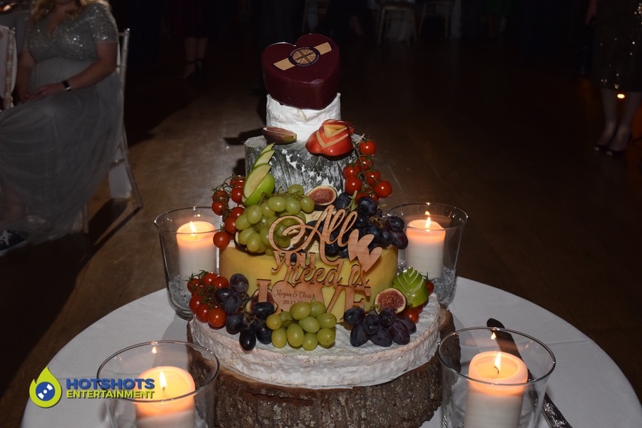 Loving cheese cake for a wedding